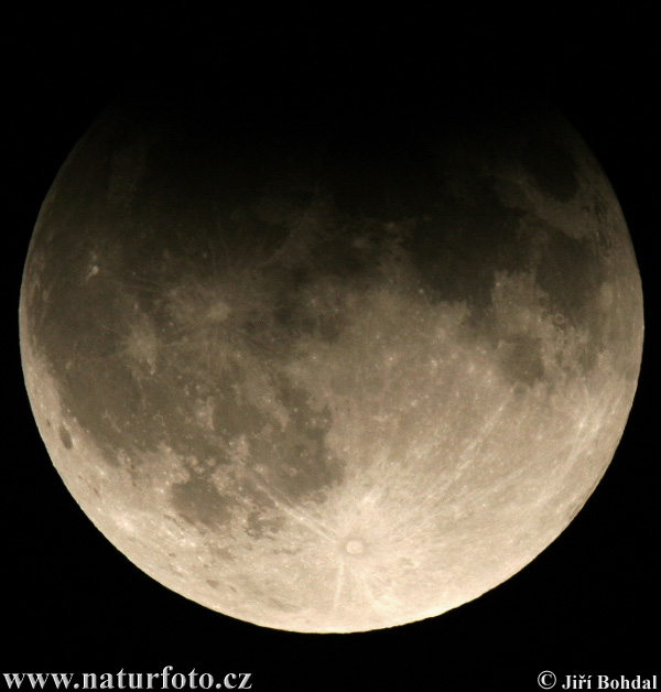 Лунно затъмнение