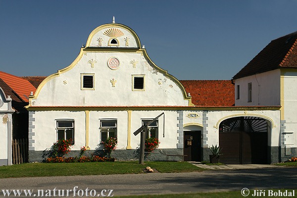 Folk Architecture - Holasovice (Arch)