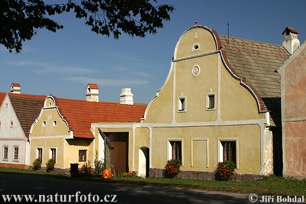 Folk Architecture - Holasovice (Arch)