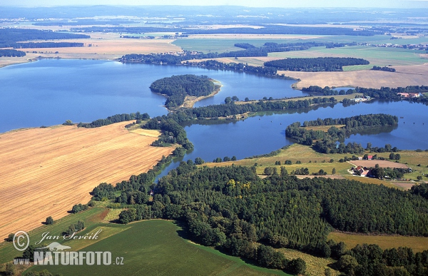 Dehtář fishpond (AIR)