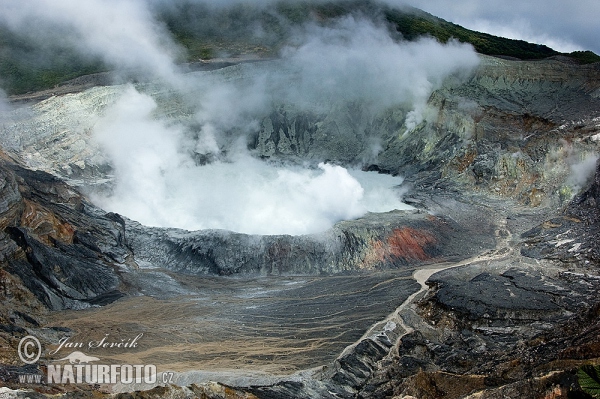 Krater of volcano Poas (CR)