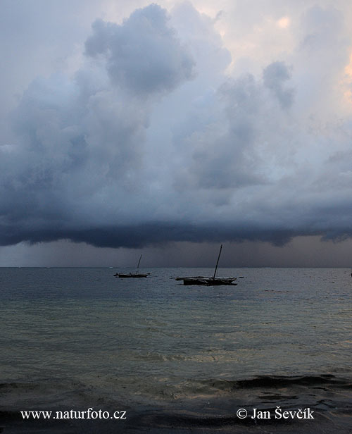 Tormenta eléctrica