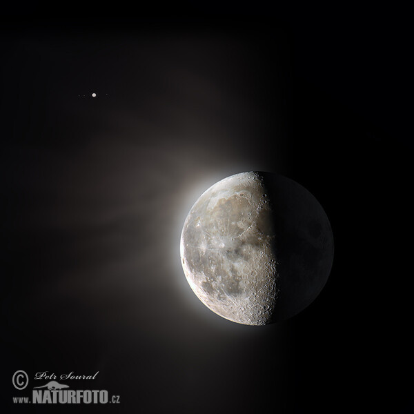 Moon and Jupiter (Luna)